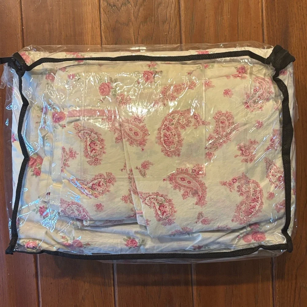 Rachel Ashwell Simply Shabby Chic Paisley Rose Reversible Queen Duvet Cover Set